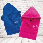 Accappatoi personalizzati per coppia con Nome ricamato - Accappatoio in spugna cotone con cappuccio - Idea Regalo per lui e lei Amore Love Anniversario Fidanzati