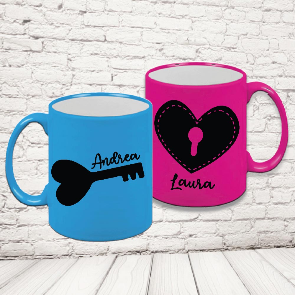 COPPIA TAZZE FLUO '' AMORE LUCCHETTO''