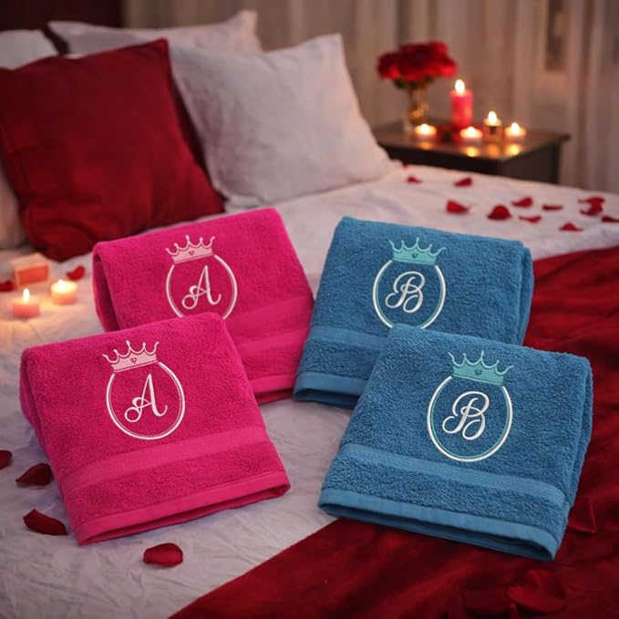 D&Vlab Asciugamani Personalizzati con Nome e Iniziale Ricamato, Set 4 Pezzi (2 Viso + 2 Ospite), 100% Cotone Spugna, Multicolore, Idea Regalo Lui e Lei (CORONCINE)