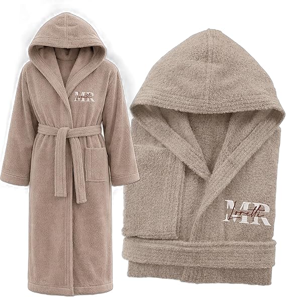 Accappatoio Adulto Uomo Donna Unisex in Morbida Spugna di 100% Cotone Personalizzabile Personalizzato con Nome Ricamato Idea regalo per Lui e Lei San Valentino Anniversario MR&MRS