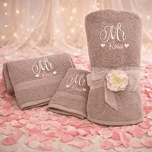 Kit Set Completo asciugamani da bagno 3 pezzi Telo viso bidet Personalizzate Ricamate con Iniziali - Spugna di Puro Cotone Idrofilo beige - Idea Regalo per lui e lei Albergo MR E MRS