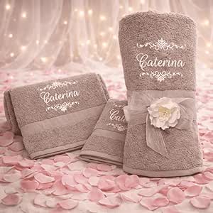 Kit Set Completo asciugamani da bagno 3 pezzi Telo viso bidet Personalizzate Ricamate con Iniziali - Spugna di Puro Cotone Idrofilo beige - Idea Regalo per lui e lei Albergo NOME DECORO