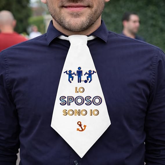 Cravattone per Uomo Addio al Celibato Matrimonio con Stampa Personalizzata per Sposo ed Amici Grafica Divertente Gadget Originale per Festa ''LO SPOSO SONO IO''