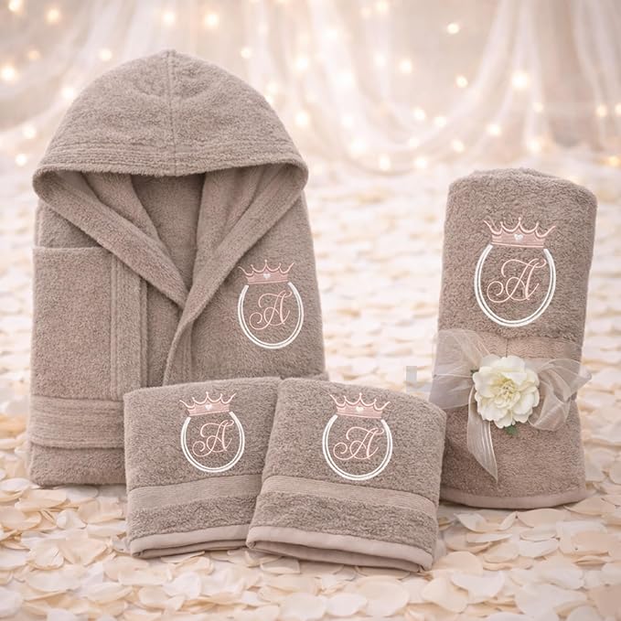 Kit Set 4 pz Accappatoio e 2 Asciugamani viso e bidet + Telo Doccia Grande Personalizzati con Nome Ricamati - in morbida spugna di cotone - Idea regalo per Uomo Donna Lui e Lei CORONA