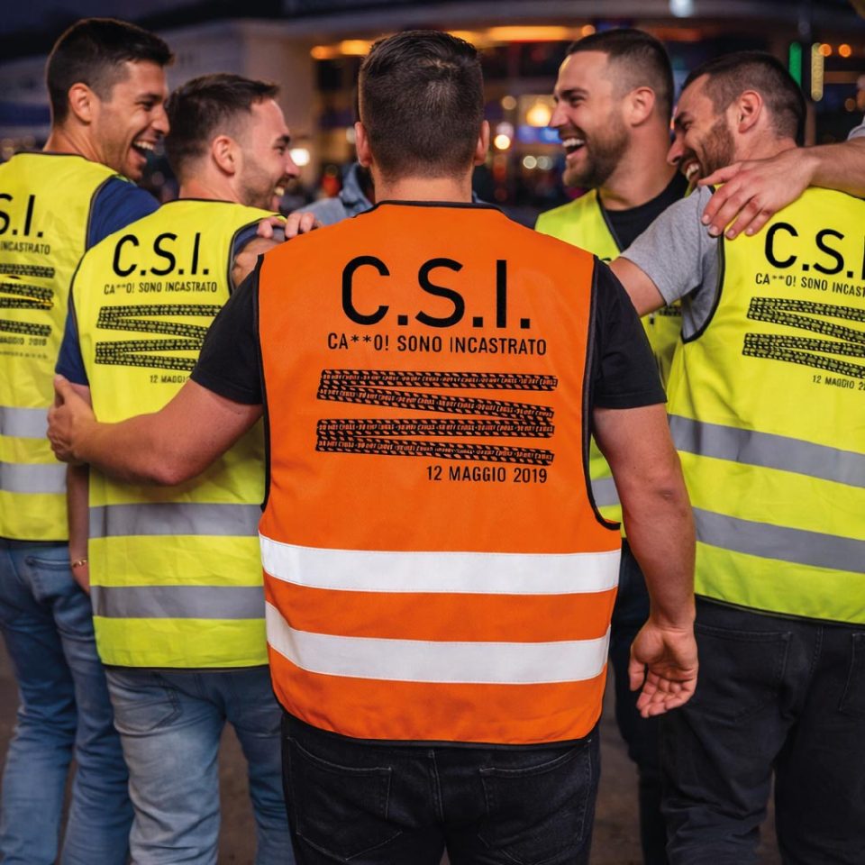 Kit Pacchetto Gilet per Addio al Celibato Gadget Divertente Personalizzabile per Amici e Sposo Costume Scherzi Festa Matrimonio ''C.S.I INCASTRATO''