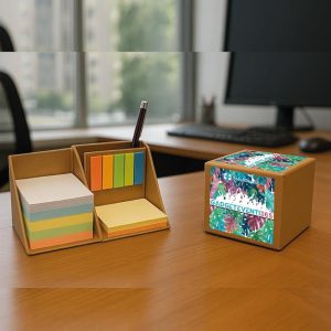Desk set cubo personalizzato con logo con memo colorati post-it e portapenne in cartoncino ecologico