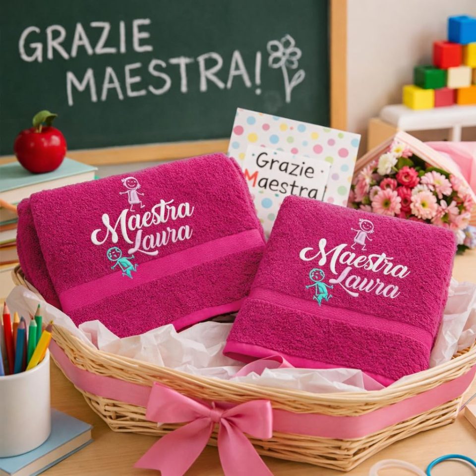 COPPIA ASCIUGAMANI RICAMO MAESTRA ''DISEGNI'' FUCSIA