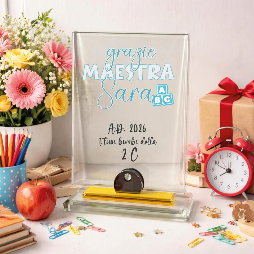 Targa Premio Ricordo in Cristallo Rettangolare Personalizzata con Nome Dediche Astuccio Incluso - Idea Regalo per Maestra Insegnante Scuola Primaria Asilo Elementare fine anno ''DADI''