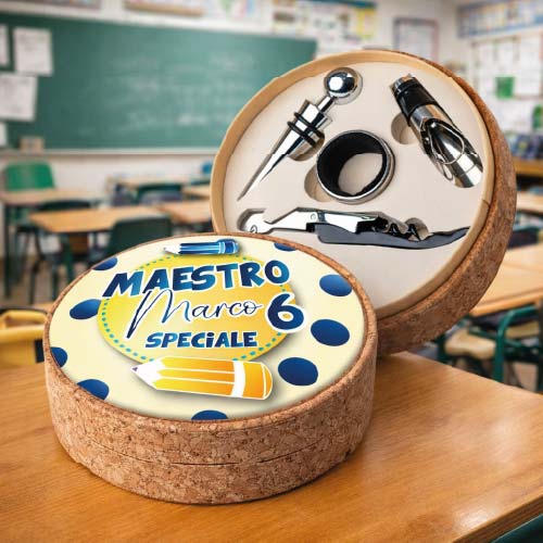 Kit Set Vino Cavatappi Anello Salvagoccia accessori Inox Personalizzato con Nome Classe Alunni - Idea Regalo per Maestro Insegnante Scuola Primaria, Asilo, Elementare fine anno Scolastico 6 SPECIALE
