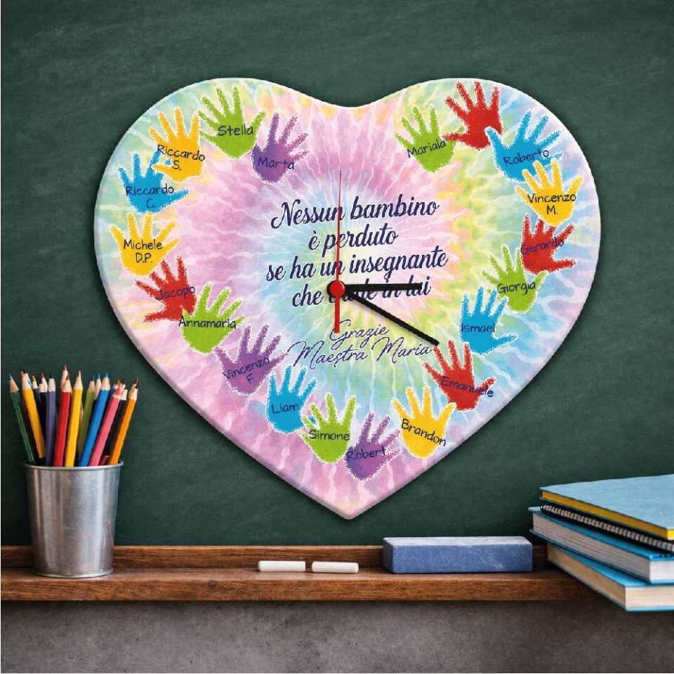 Orologio da parete in legno Personalizzato ''MANINE CON NOMI'' idea regalo di classe fine anno scolastico Maestra asilo nido, scuola materna, elementare infanzia e primaria