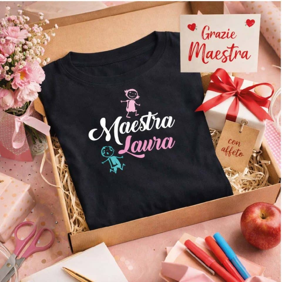 T-Shirt Maglietta Maglia Donna Personalizzata ''DISEGNINI'' Idea Regalo di Classe fine Anno Scolastico per Maestra Asilo Nido, Scuola Materna, elementare Infanzia e primaria