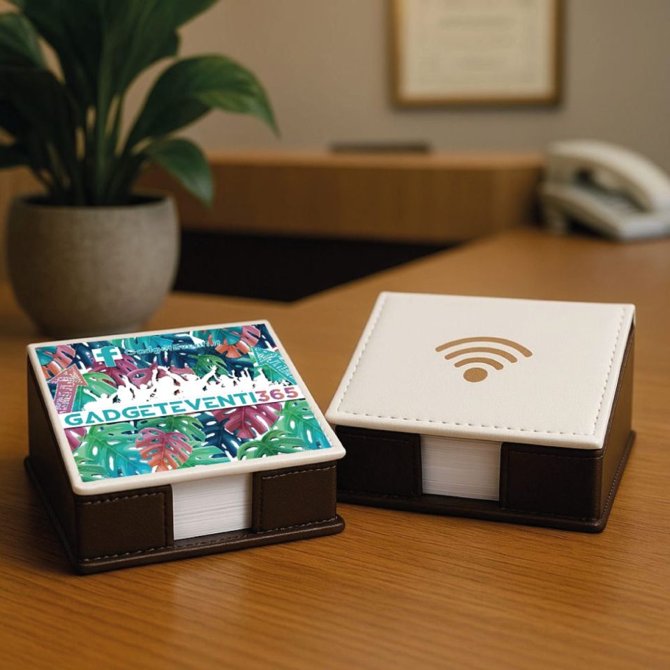 Portacarte da Scrivania Personalizzato con Logo – Blocco Appunti, Calendario e Astuccio in Ecopelle