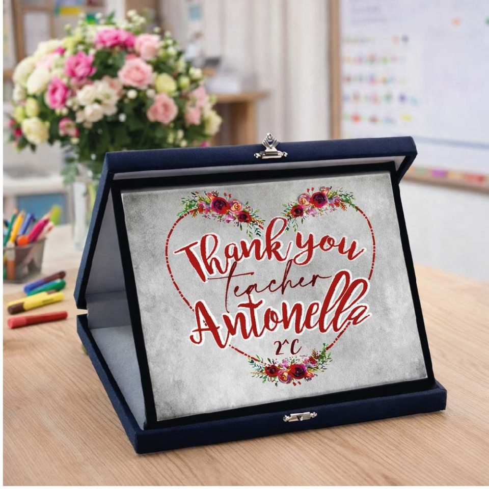 Targa Personalizzata ''THANK YOU TEACHER'' Astuccio in Legno Blu Idea Regalo di Classe fine Anno Scolastico Maestra Asilo Nido, Scuola Materna, elementare Infanzia
