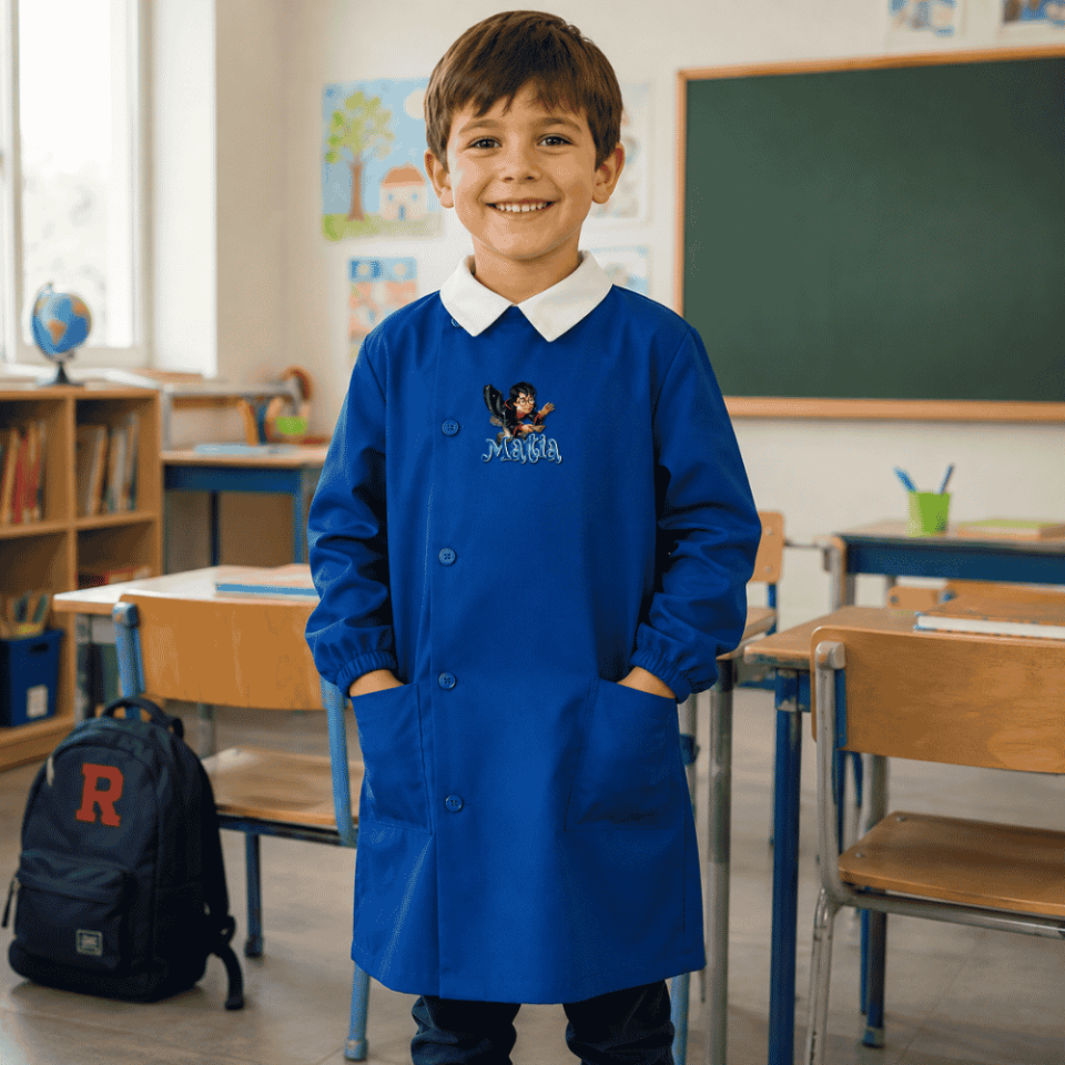 Grembiule Scuola Elementare Primaria Bimbo Bambino Divisa Blu con Bottoni Personalizzato con nome e Personaggio HARRY, Made in Italy, 6 7 8 9 10 11 12 13 14 15 Anni
